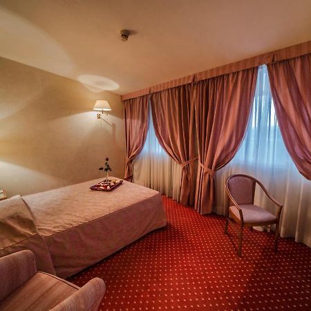 Hotel Valdarno Montevarchi Bagian luar foto