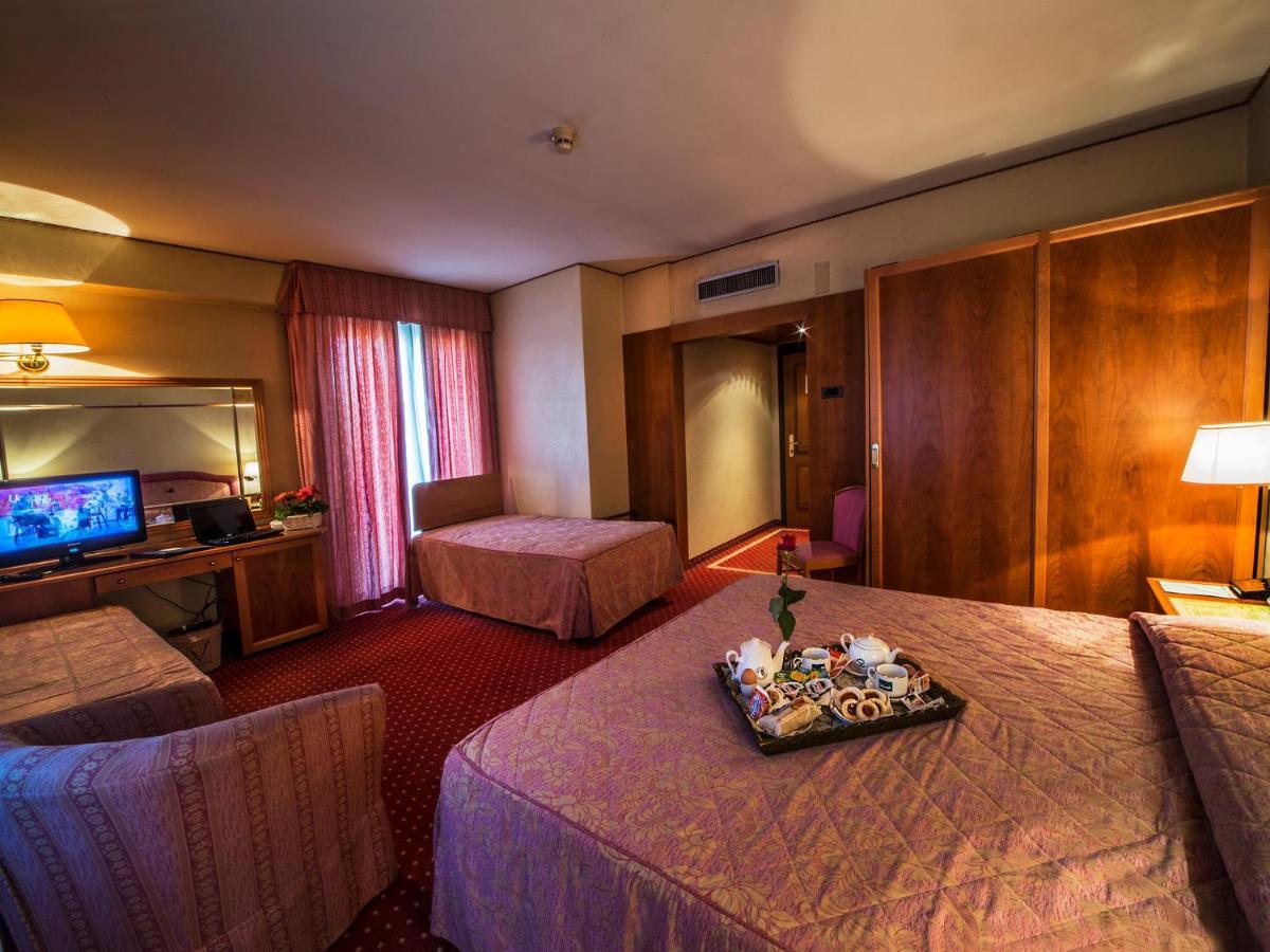 Hotel Valdarno Montevarchi Bagian luar foto