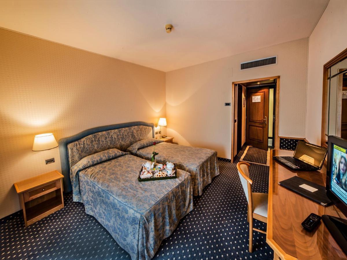 Hotel Valdarno Montevarchi Bagian luar foto